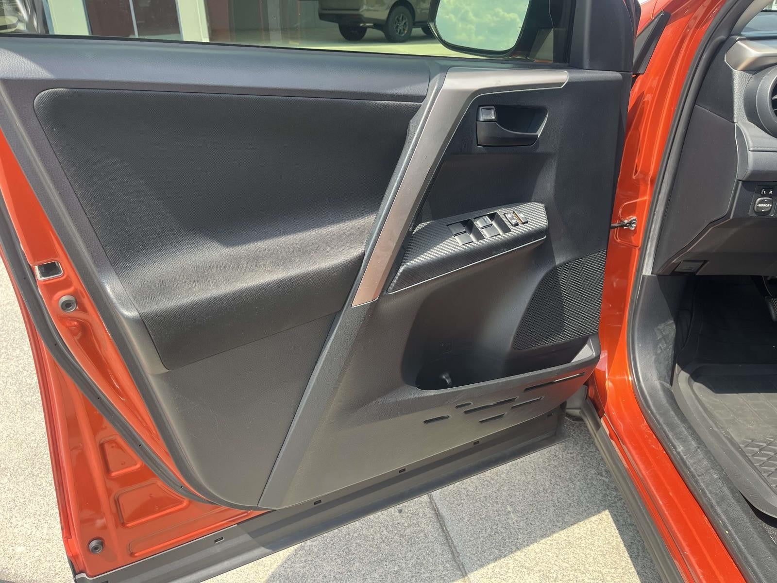 2015 Toyota RAV4 FWD 4DR LE
