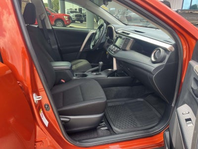 2015 Toyota RAV4 FWD 4DR LE