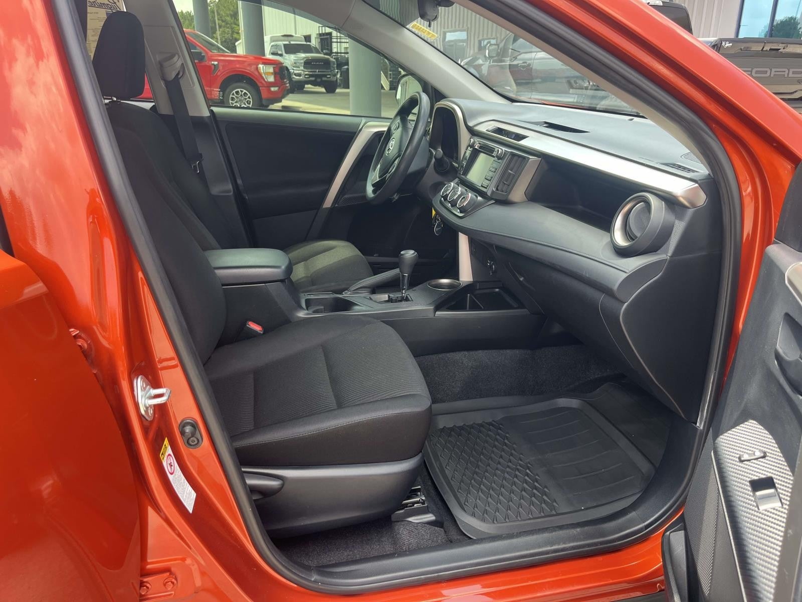 2015 Toyota RAV4 FWD 4DR LE