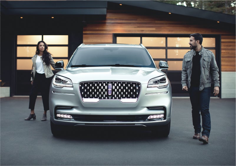 The sparkling grille of the 2023 Lincoln Aviator® Grand Touring model | Pugmire Lincoln of Marietta in Marietta GA
