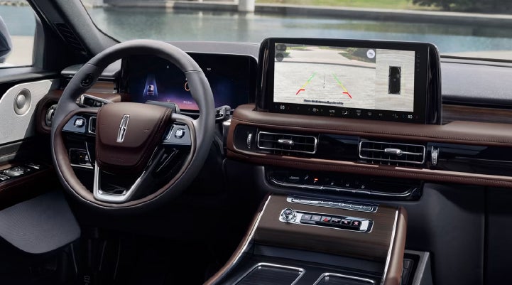 The backup camera of the 2027 Lincoln Aviator® SUV is displayed on screen. | Pugmire Lincoln of Marietta in Marietta GA