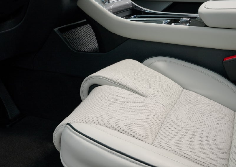 The front passenger Perfect Position seat is shown with the thigh extender adjusted.| Pugmire Lincoln of Marietta in Marietta GA